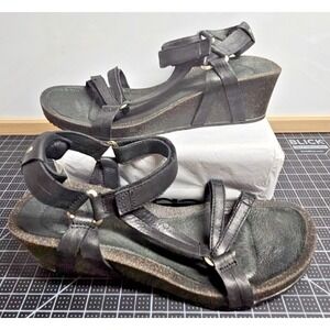 Teva black leather wedge strappy sandals Sz 9.5‎ adjustable straps